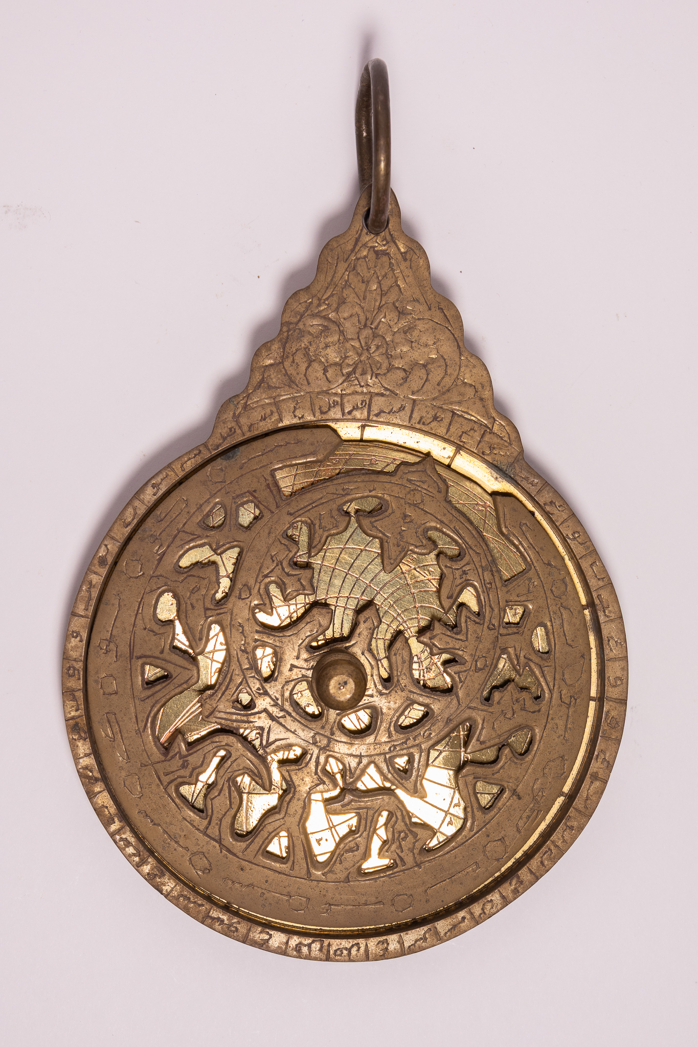 AN INDO-PERSIAN ENGRAVED BRASS PLANISPHERIC ASTROLABE, 19TH CENTURY.