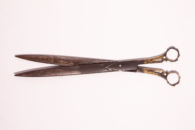AN OTTOMAN STEEL CALLIGRAPHER'S SCISSORS. A rare pair of Ottoman steel calligrapher's scissors 