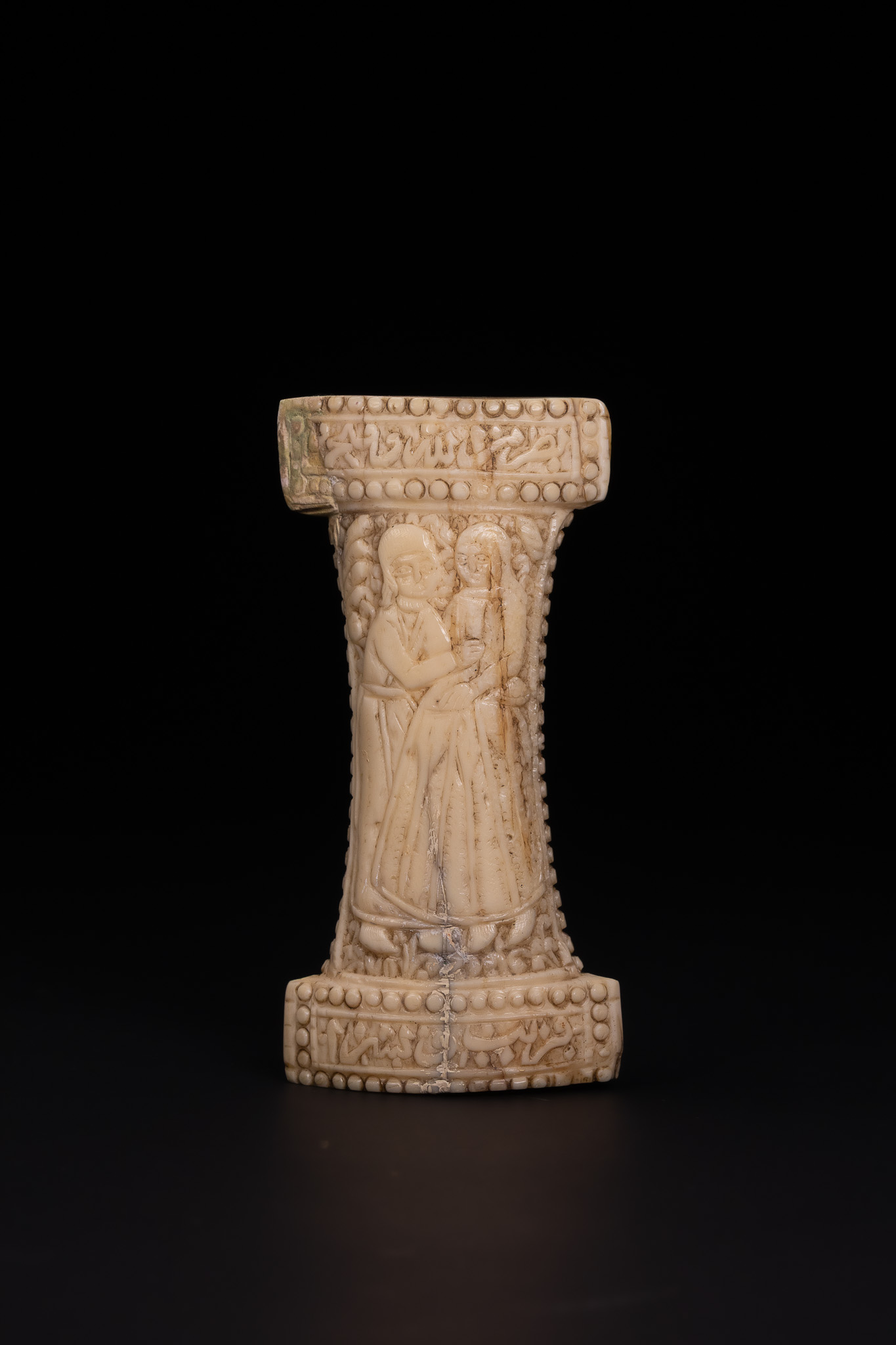 A QAJAR MARINE BONE DAGGER HILT, PERSIA, 19TH CENTURY.