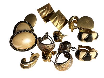 לוט 7 זוגות עגילים ועגיל נוסף בודד