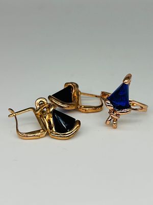 לוט עגילים וטבעת מוזהבים משובצים, 2x0.7 ס״מ, הטבעת במידה 7, מתרחבת