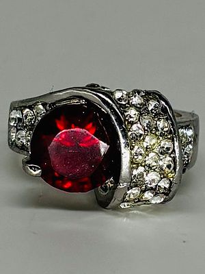 טבעת מוכספת משובצת, מידה 8