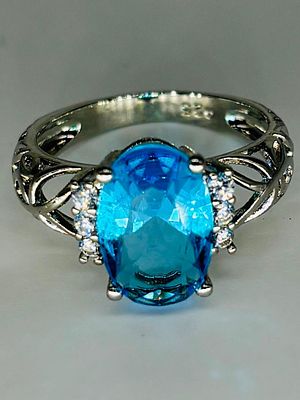 טבעת כסף 925 משובצת, מידה 7, חתומה