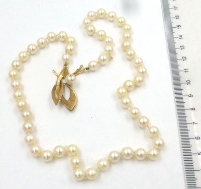Pearl necklace, length 45 cm. pearl diameter 7-7.5 mm, with 14K gold clasp