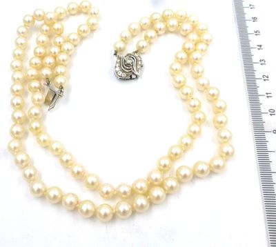Pearl necklace 2 lines 38 cm, 40 cm. pearl diameter 7.2-7.5 mm, white gold 10K clasp set with 13 