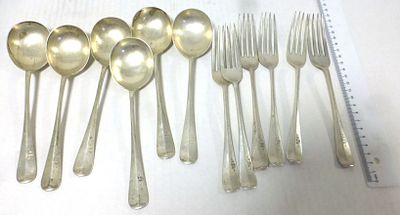 Lot of silver cuttlery items, Sheffild. six spoons, six forks, total 856 gm
