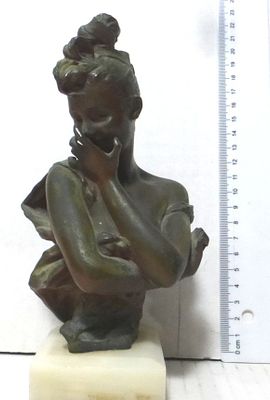 Georges von der Staeten 1858-1928 - Bronze, innocent woman's protome. with stamp of the foundry 