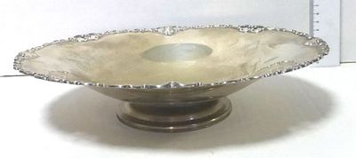 Silver 800 oval bowl. with relief on the rim, 440 gm, 29X23.5X6.5 cm