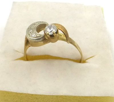 טבעת זהב 14K עם שיבוץ זירקונים. 2.5 גרם, מידה 60 (US10)