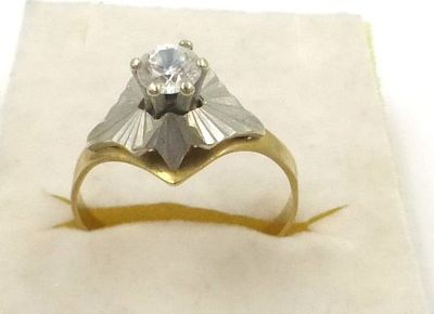 טבעת זהב 14K שני צבעים. עם שיבוץ זירקון, 3.4 גרם, מידה 62 (US 11)