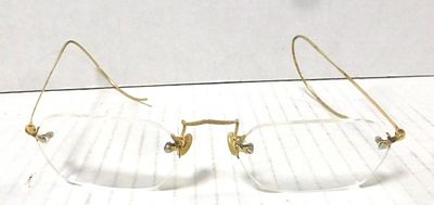 Reading spectacles with 14K gold frame