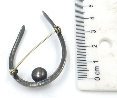 Silver designed retro pin. Mexico, with integrated pearl, 7 gm