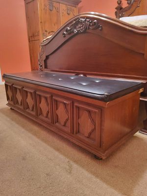 Lane Cedar Chest with Black Vinyl Cushion Top. Lane cedar chest manufactured in Altavista 