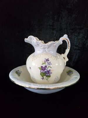 Handcrafted Pitcher and Basin Set by Imperial Pottery. Decorative ceramic pitcher and matching 
