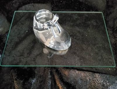 Crystal Baby Shoe Figurine. Clear crystal baby shoe keepsake figurine with intricate detailing 