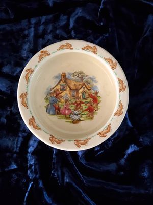 Royal Doulton Bowl. English Fine Bone China Royal Doulton Bunnykins bowl featuring a colorful 