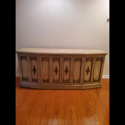 Vintage Credenza Sideboard, Decorative Accents, Storage Cabinet. Vintage wood beige credenza. 