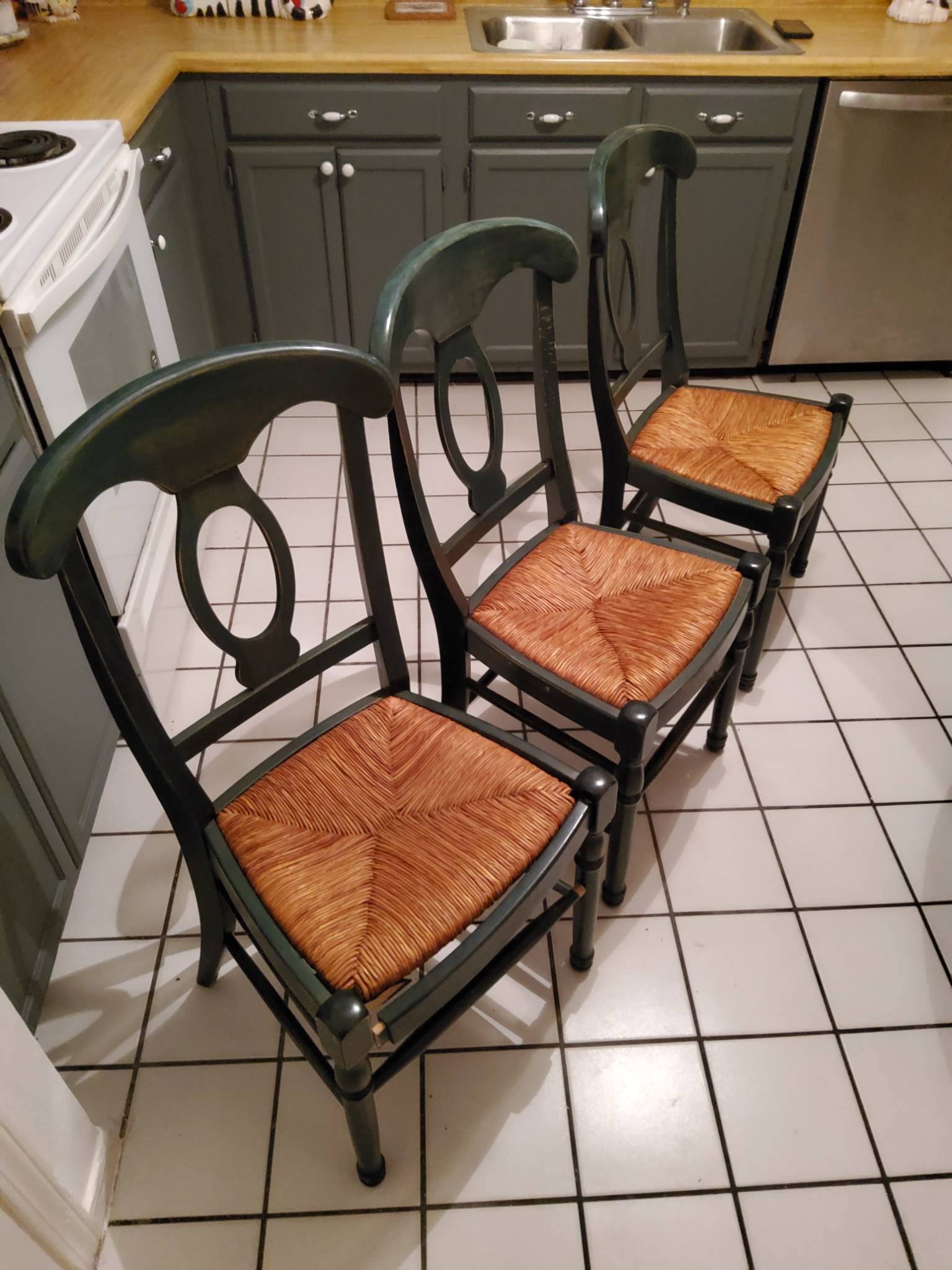 Round Wooden Dining Table with 3 Chairs