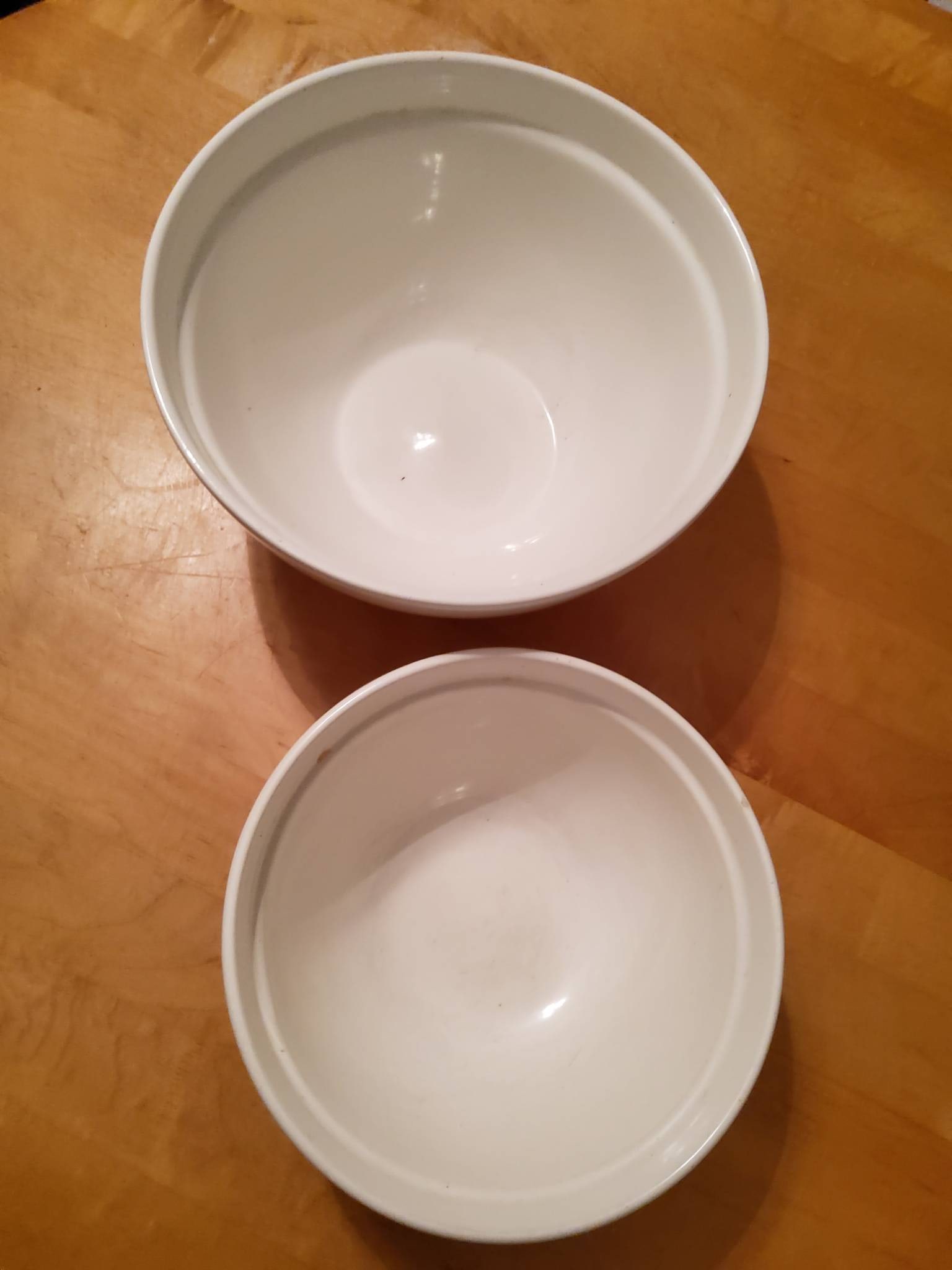 Set of 2 White Ceramic Mixing Bowls