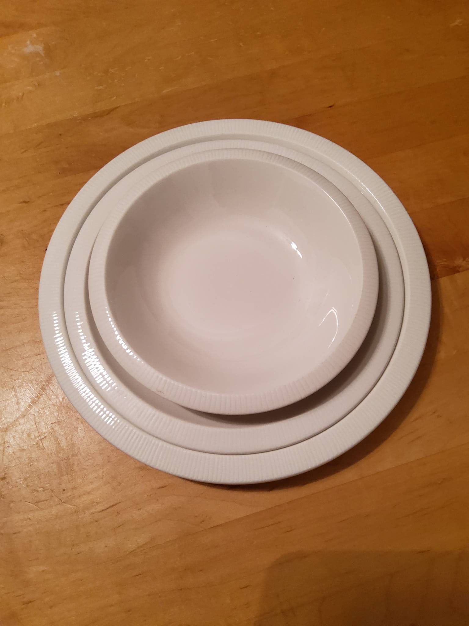 Franciscan White Sculpted Dinnerware Set