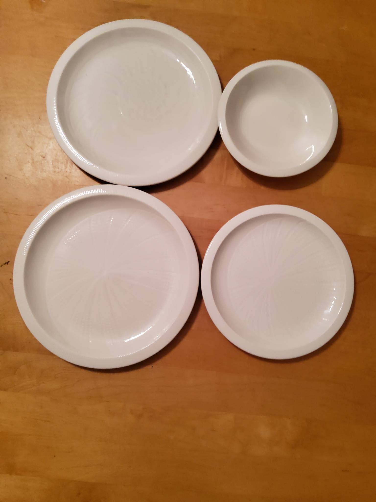 Franciscan White Sculpted Dinnerware Set