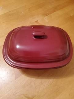 Pampered Chef Red Stoneware Baking Dish With Lid