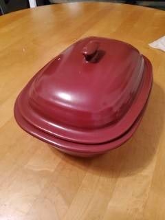 Pampered Chef Red Stoneware Baking Dish With Lid