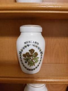 Franklin Mint Ceramic Spice Jars With Wooden Rack