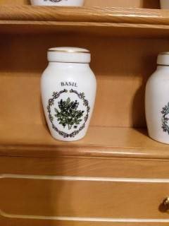 Franklin Mint Ceramic Spice Jars With Wooden Rack