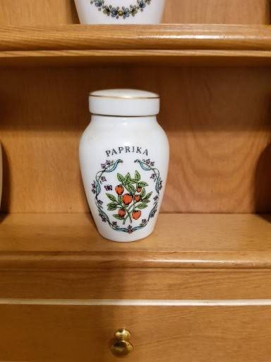 Franklin Mint Ceramic Spice Jars With Wooden Rack