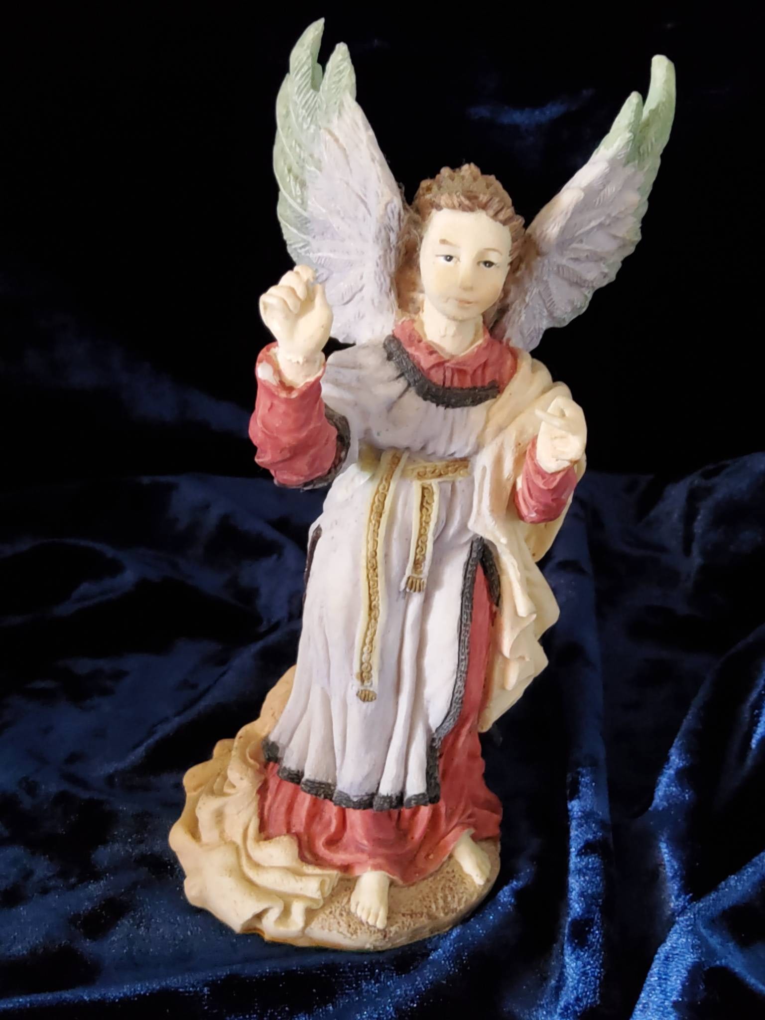 Pair of Angel Figurines by International Resourcing