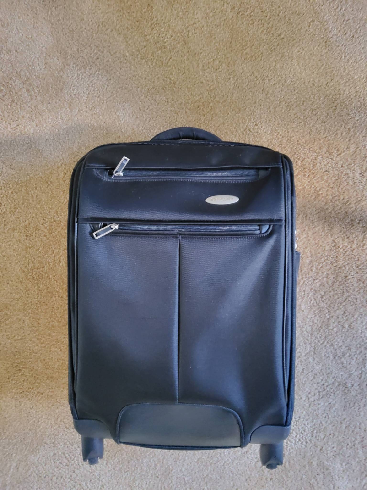 Black Samsonite Wheeled Luggage with Telescoping Handle