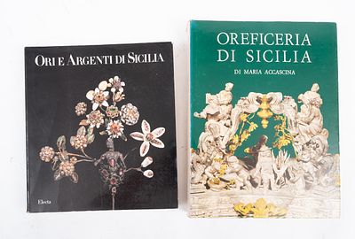DUE VOLUMI SULLA OREFICERIA SICILIANA: 1) Maria Accascina OREFICERIA DI SICILIA, ed. Palermo 
