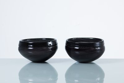 VEART, Due coppe semisferiche in vetro. Produzione Murano, Italia 1980 ca. Due coppe 