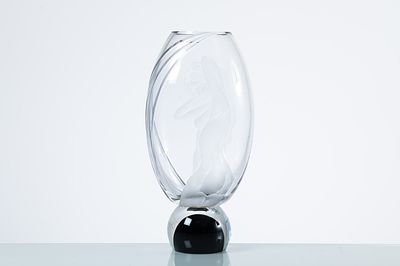 MADDALONI, Vaso. Produzione Murano, Italia 1988 ca. Vaso in cristallo incolore con corpo 