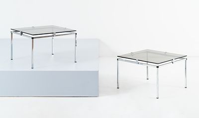 PRODUZIONE ITALIANA 1970 ca., Coppia di tavoli da salotto. Coppia di tavoli da salotto “Minimal” 