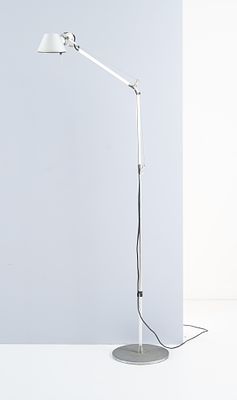 MIC. DE LUCCHI E GIA. FASSINA, Lampada da terra mod. “Tolomeo”. Produzione Artemide, Italia 1980 