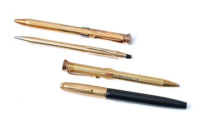 DUE PORTAMINE E DUE PENNE Due portamine a quattro colori laminate oro, Aurora 88 Duo Cart 