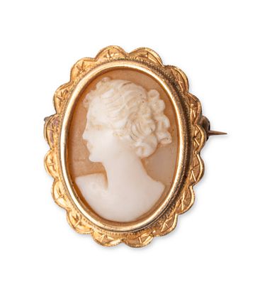 SPILLA in oro giallo 18 KT con cammeo raffigurante "Profilo femminile" (g. 2,95).