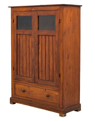 MANIFATTURA SICILIANA DEI PRIMI DEL '900, Stipo. Stipo a due ante in legno di abete. cm 110 x 43 