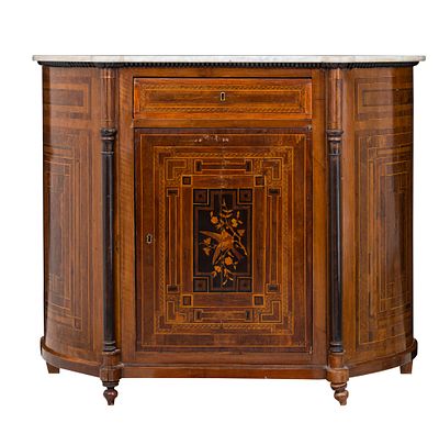 MANIFATTURA DELLA SICILIA ORIENTALE DEL XIX SECOLO, Credenza. Credenza a mezza luna ad un'anta e 