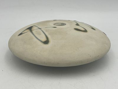 איירין אברט - נדיר אגרטל פחוס קרמיקה בעיצוב אברט צפת כנען . נדיר אגרטל פחוס קרמיקה בעיצוב אברט צפת כנען