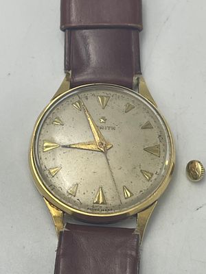 שעון יד וינטג' של חברת Zenith לגבר 18K זהב מצב עבוד לא ידוע כתר מפורק משקל כולל 36גרם. שעון יד 