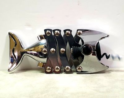 פותחן יין חדש בדמות דג - פטנט זיגזג . מצב חדש חדיש וחדשני ולא מחודש..