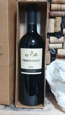 2013 טריו סיקרט, ק.ס מרלו, יצרן - רמות נפתלי, שמור ותקין בקופסי המקור, שנה מצויינת ויצרן מעולה 