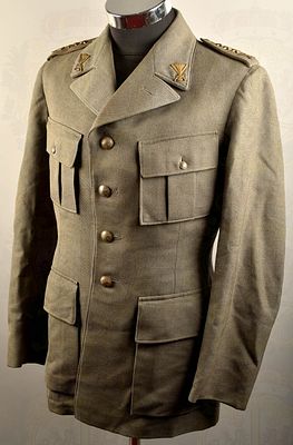 Swedish tunic pattern 1952 of a quartermaster colonel. Uniformrock Modell 1952 Oberst des 
