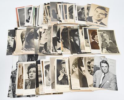 150 postcards/photos of international actors. 150 Ansichtskarten/Fotos internationaler 