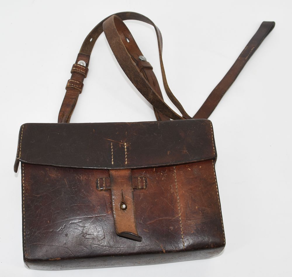 Red Cross Bag swiss army with Intruments 1933. Sanit&auml;tertasche Schweizer Modell 1933, Hst. 