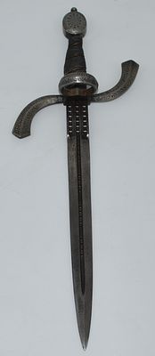 Left Hand Dagger about 1600. Linkshanddolch um 1600, Klinge m. tiefer schmaler Hohlbahn m. 16 