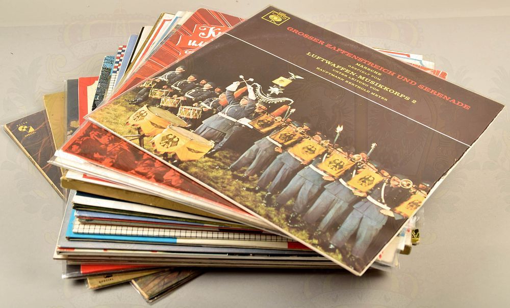 30 records military marches. 30 Schallplatten Milit&auml;rm&auml;rsche, 60er-80er Jahre, Deutsche 